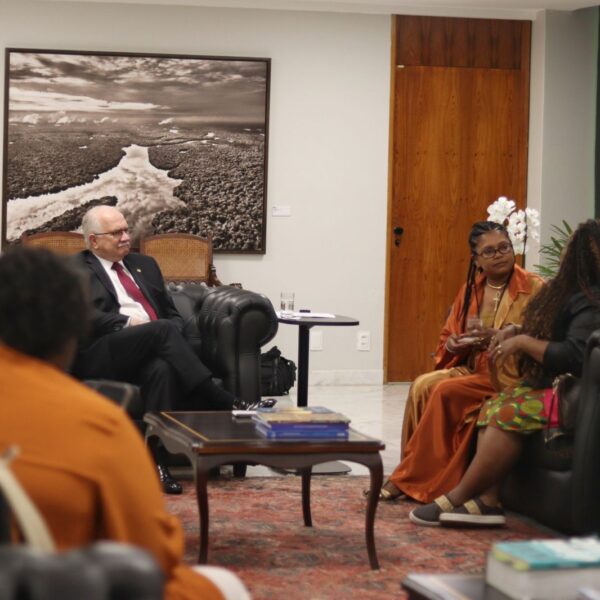 Em audiência histórica no STF, comitiva da Marcha das Mulheres Negras leva pauta de reparação e denuncia violência de Estado