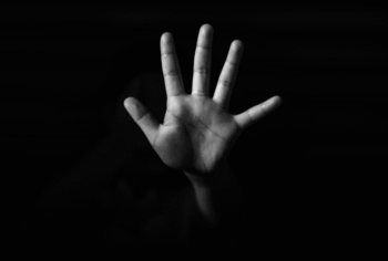 Câmara aprova projeto que dificulta acesso ao aborto legal para meninas vítimas de estupro