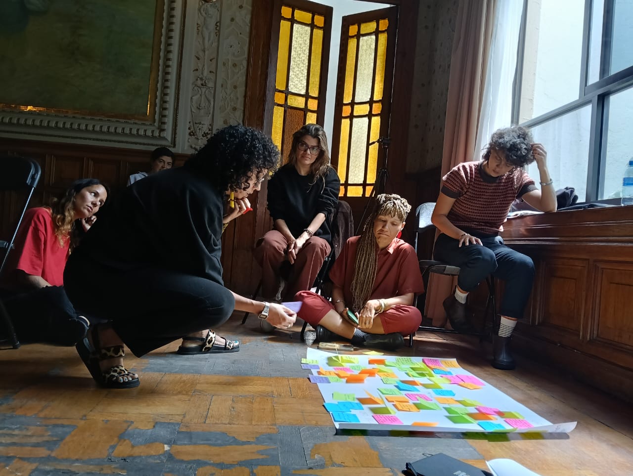 Formação audiovisual gratuita seleciona 40 jovens da periferia e interior do Rio de Janeiro