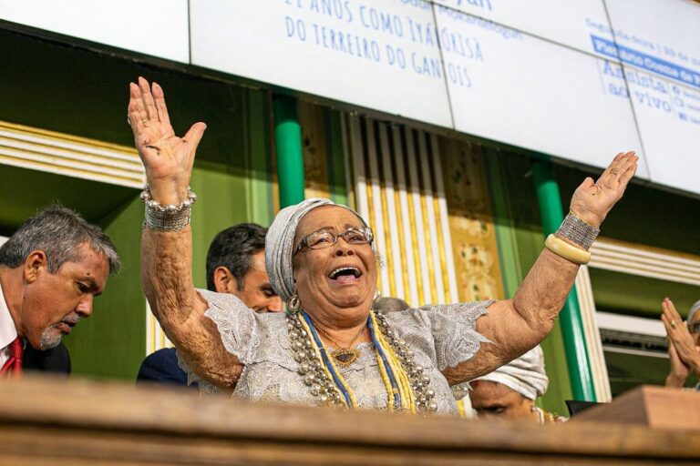 Mãe Carmen, referência do Candomblé no Brasil, morre em Salvador (BA)