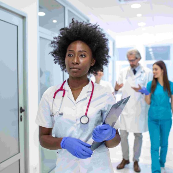 Mesmo com ampliação do acesso à educação, juventude negra enfrenta barreiras para ocupar o mercado de trabalho