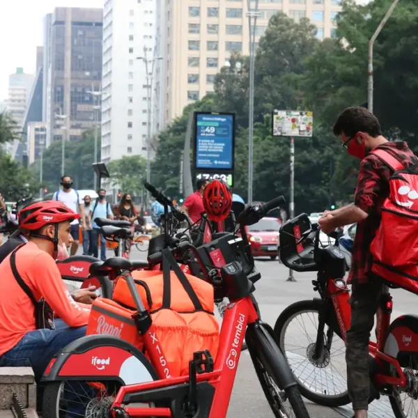 Grupo de trabalho do governo pretende discutir proposta de regulamentação de entregadores por aplicativo