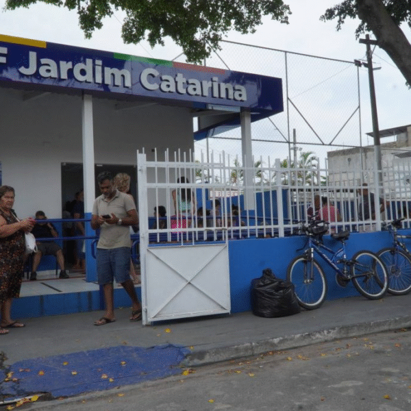 Paciente denuncia humilhação, exposição pública e comentários racistas durante consulta em Unidade de Saúde do Rio de Janeiro