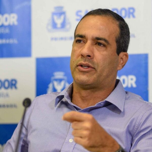 Prefeito de Salvador (BA) sanciona lei que proíbe materiais sobre identidade de gênero em escolas e unidades de saúde