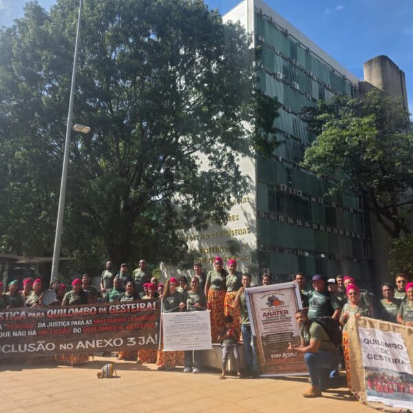 Atingidos por rompimento de barragem da Samarco, quilombolas de Gesteira (MG) cobram reparação em Brasília (DF)