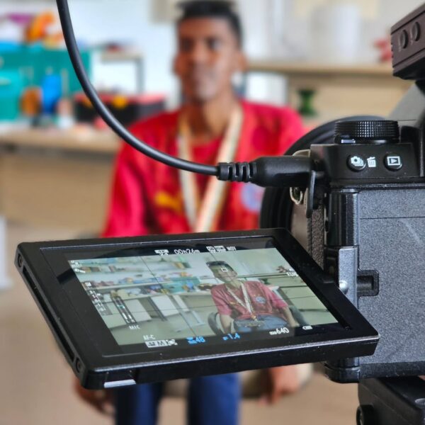 Projeto “Desconstruções” usa fotografia para ampliar visibilidade de adultos autistas em Salvador (BA)