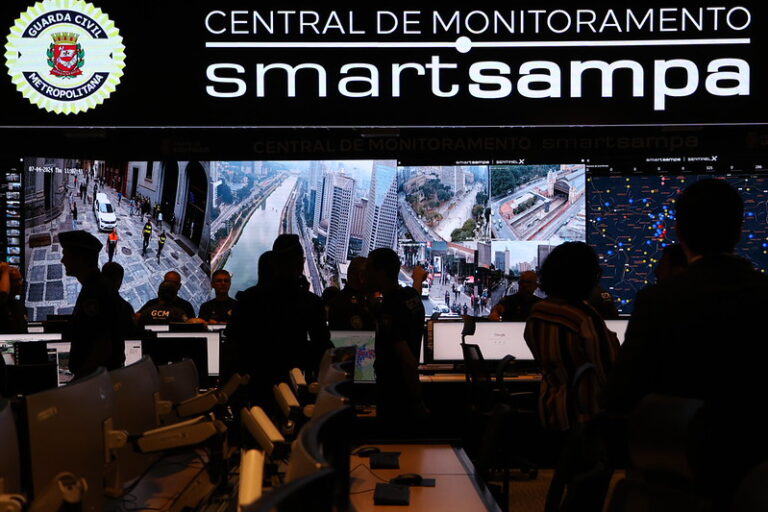 Por erro em sistema de reconhecimento facial, homem negro é detido quatro vezes em São Paulo (SP)