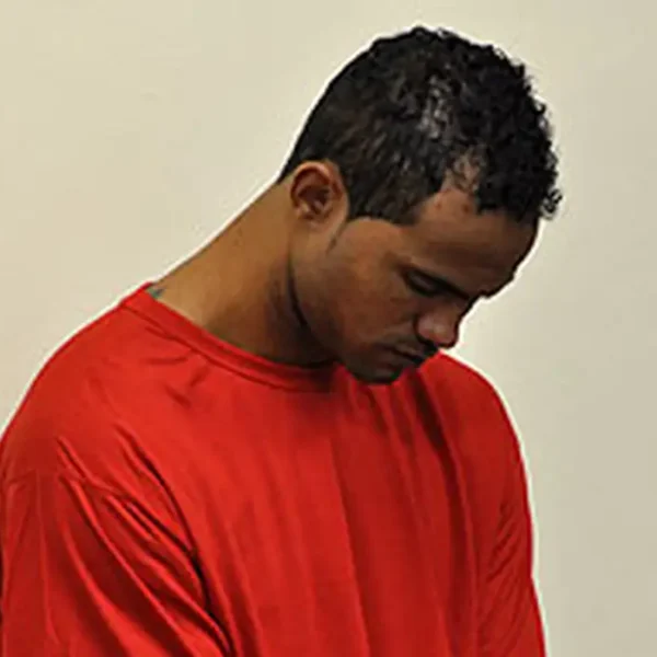 Ex-goleiro Bruno é considerado foragido pela Justiça do RJ após violar regra da liberdade condicional