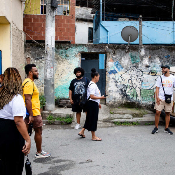 Projeto aMARÉlo lança revista produzida por comunicadores de favelas do Rio de Janeiro (RJ)