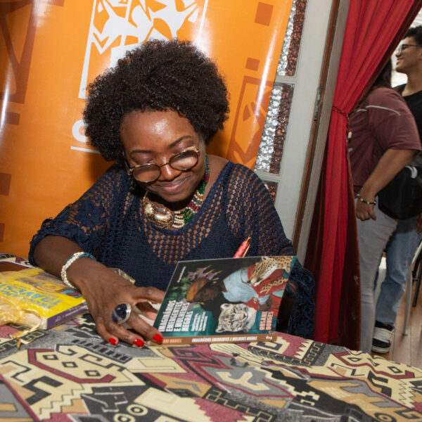 Rosane Borges lança livro no Rio de Janeiro e propõe novos imaginários a partir do protagonismo de mulheres negras
