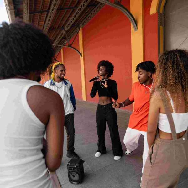 Edital oferece apoio financeiro a projetos culturais de mulheres negras e LGBTQIAP+ das periferias