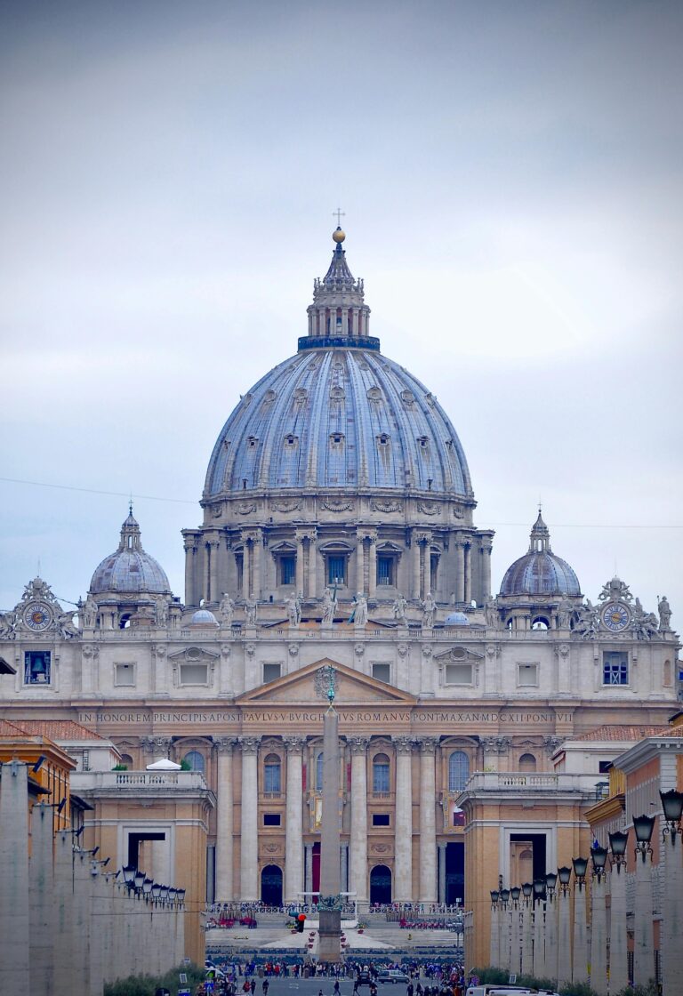 Espanha e Igreja firmam acordo para indenizar vítimas de abusos sexuais
