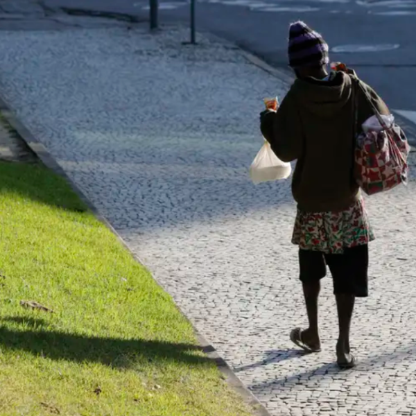 Violência contra população em situação de rua atinge principalmente pessoas negras, aponta estudo