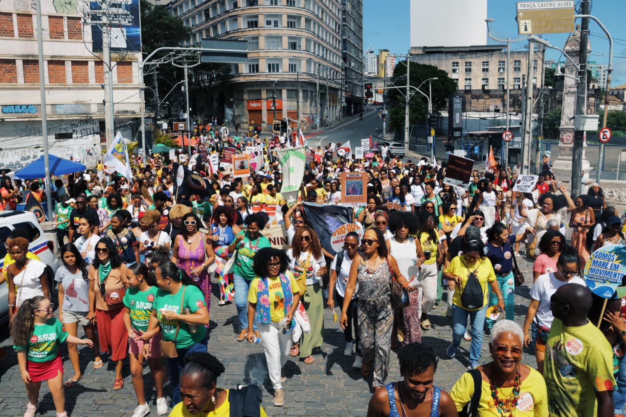 A Geopolítica dos Corpos-Territórios: A Encruzilhada e a Potência das Mulheres Negras na América Latina e no Caribe