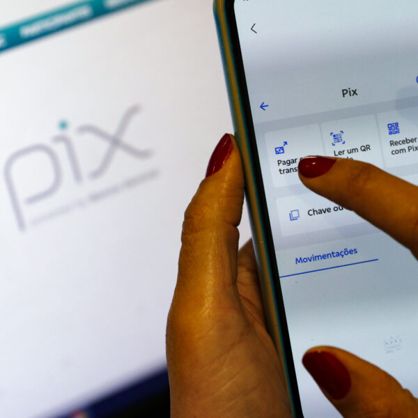 Nova lei cria pagamento automático de pensão alimentícia via Pix