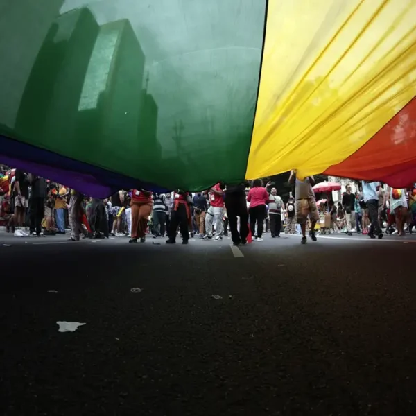 Mesmo com parecer de inconstitucionalidade, Câmara de Sorocaba (SP) aprova restrição a menores na Parada LGBTQIA+